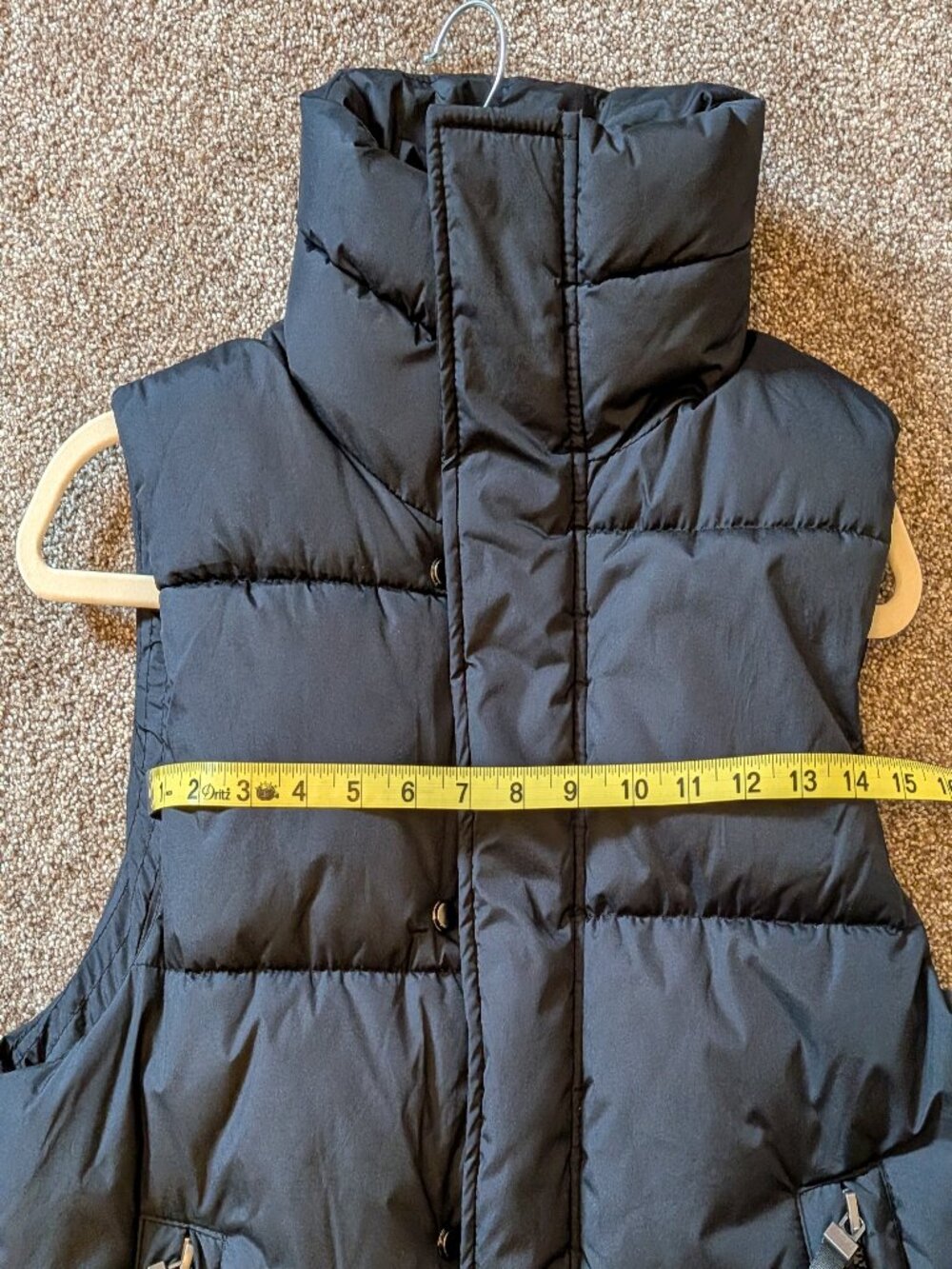 Women's Oversized All in motion Black Quilted Puffer Vest - Picture 10 of 10